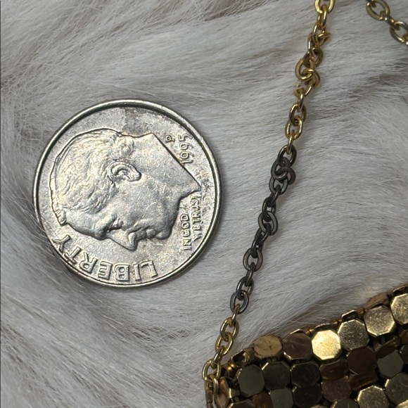 Vintage 70’s Gold Mesh Coin Purse Necklace - Picture 14 of 15